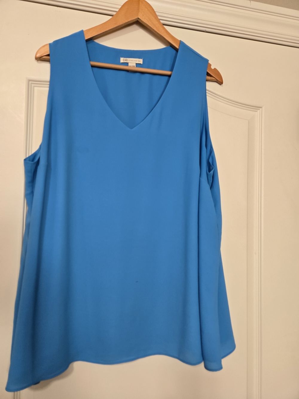 Cato V-Neck Sleeveless Camisole in Turquoise Teal Blue